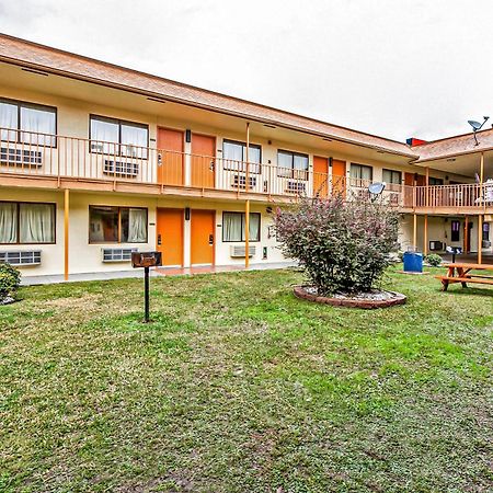 Oyo Hotel Lake Charles Hwy 10 Exteriér fotografie