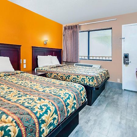 Oyo Hotel Lake Charles Hwy 10 Exteriér fotografie