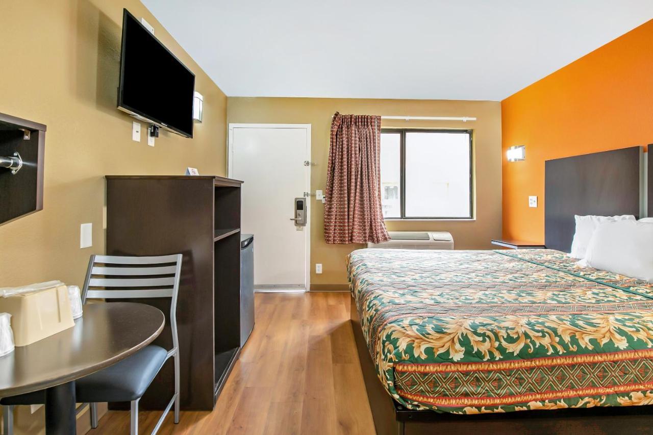 Oyo Hotel Lake Charles Hwy 10 Exteriér fotografie