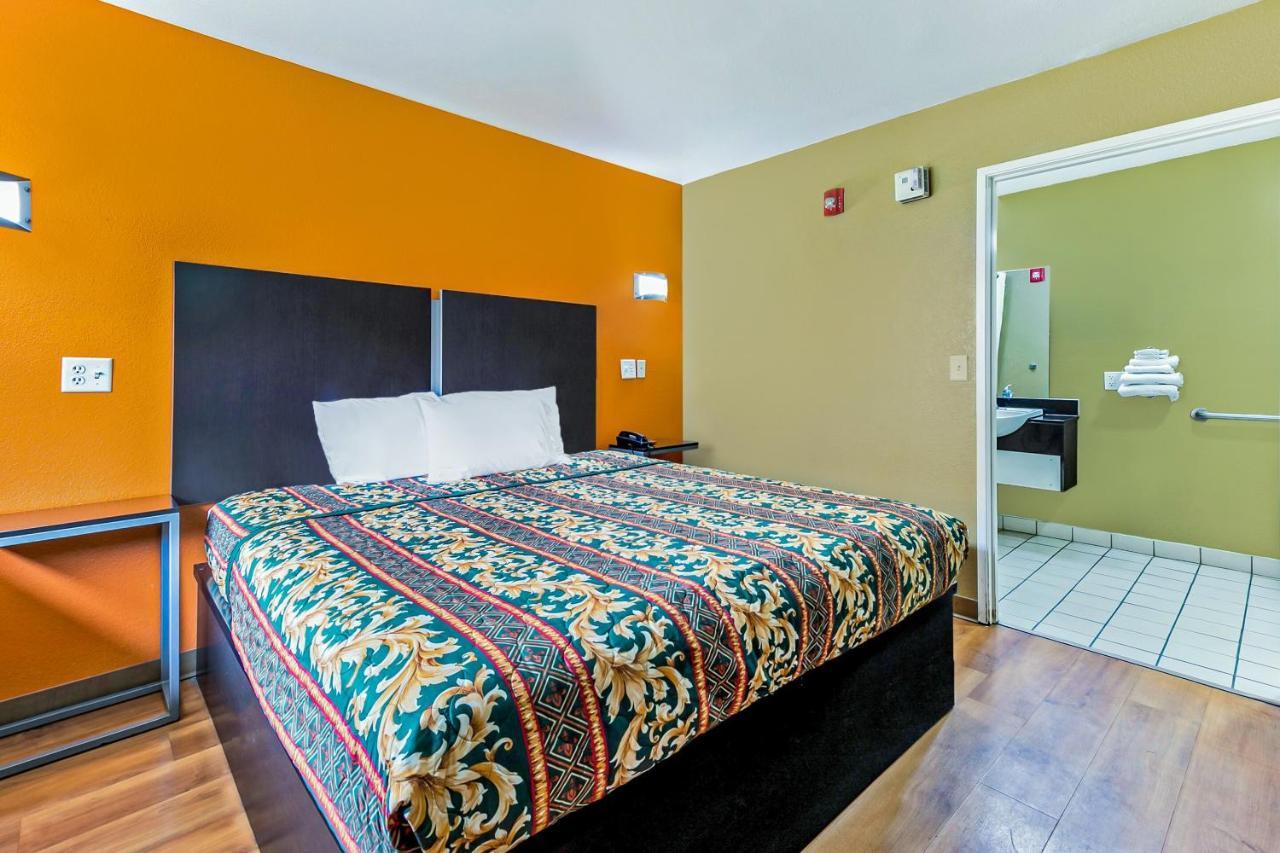 Oyo Hotel Lake Charles Hwy 10 Exteriér fotografie
