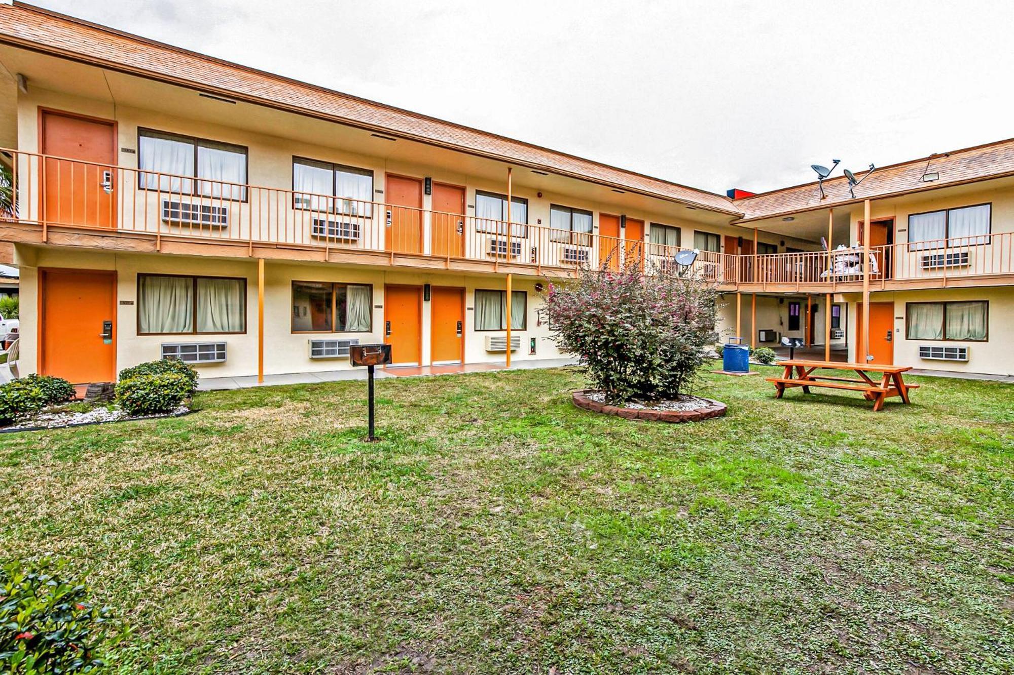 Oyo Hotel Lake Charles Hwy 10 Exteriér fotografie