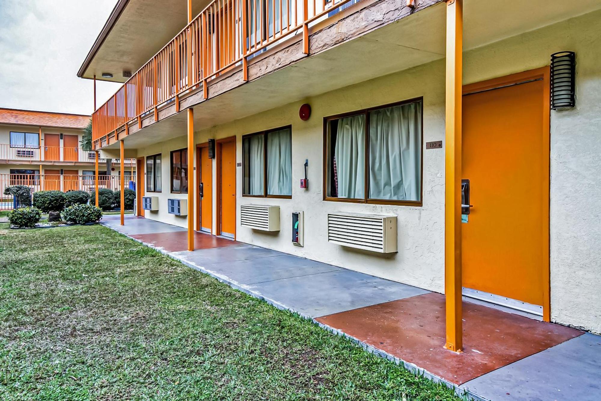 Oyo Hotel Lake Charles Hwy 10 Exteriér fotografie